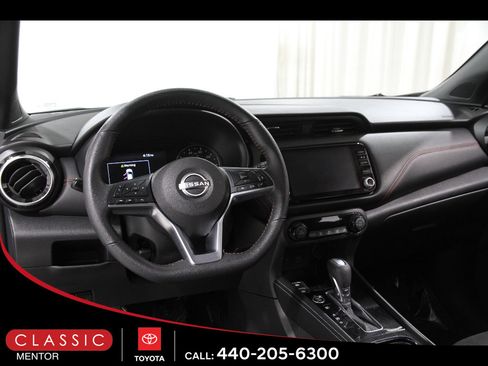 Used 2024 Nissan Kicks SR w/ Exterior Package FWD image 6