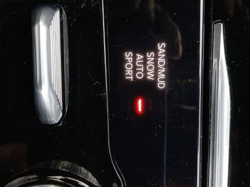 Used 2024 Jeep Grand Cherokee L Limited w/ Luxury Tech Group II image 23