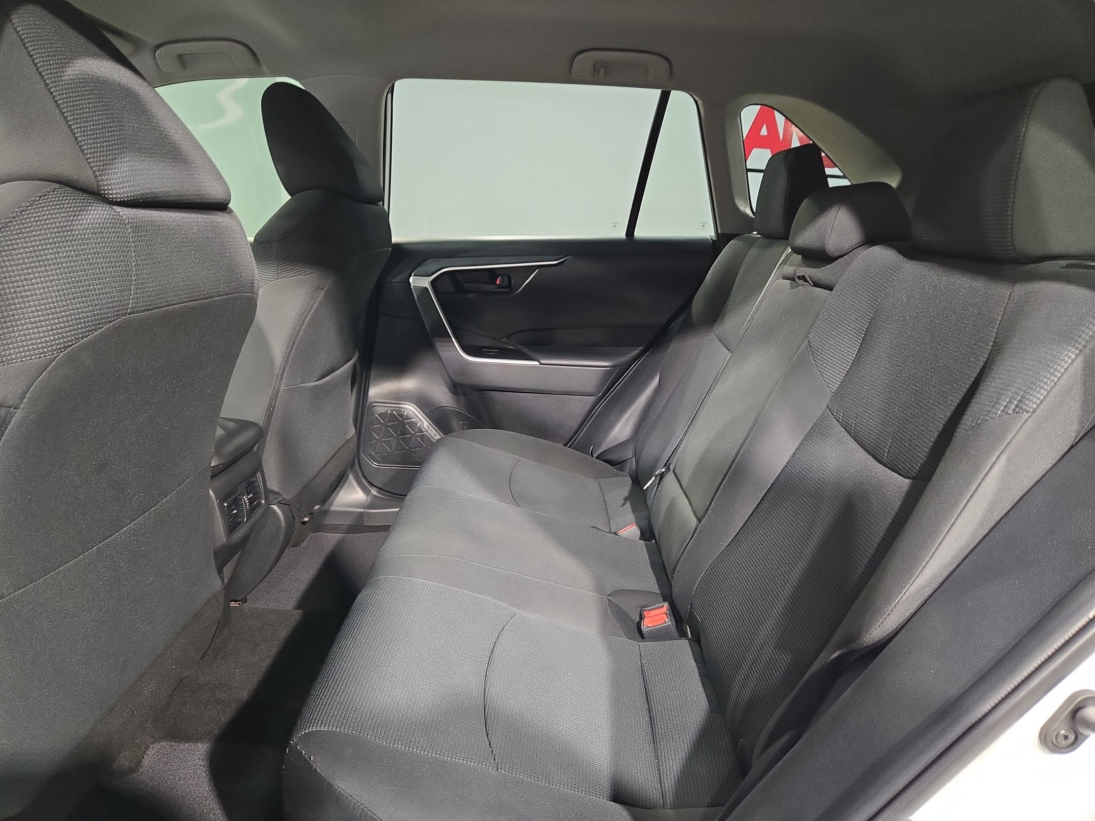 Used 2022 Toyota RAV4 LE FWD image 35