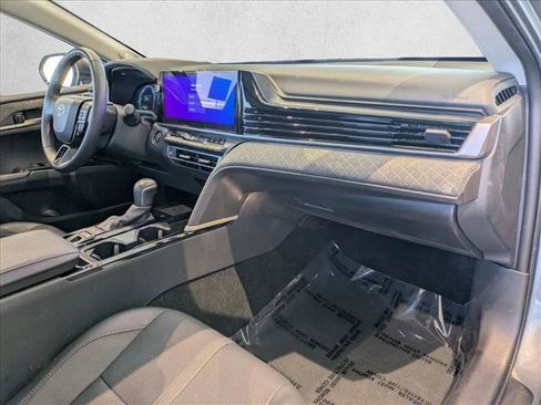 Used 2025 Toyota Camry XLE FWD image 22