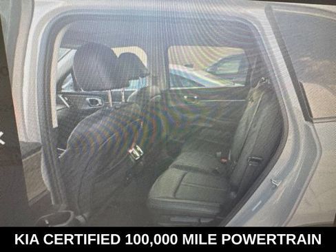 Used 2023 Kia Sorento S w/ Panoramic Sunroof Package AWD/4WD image 8