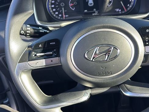 Used 2022 Hyundai Tucson SE image 17