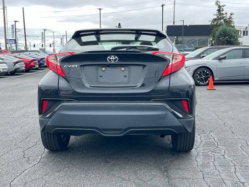Used 2019 Toyota C-HR XLE FWD image 6
