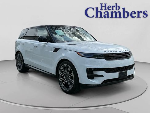 Used 2024 Land Rover Range Rover Sport SE AWD/4WD image 3