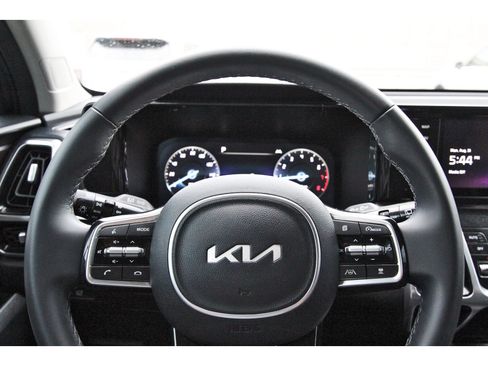 Certified 2023 Kia Sorento SX FWD image 17