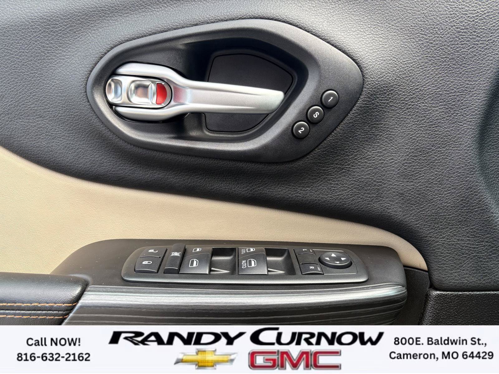 Used 2015 Jeep Cherokee Limited w/ Luxury Group FWD image 11