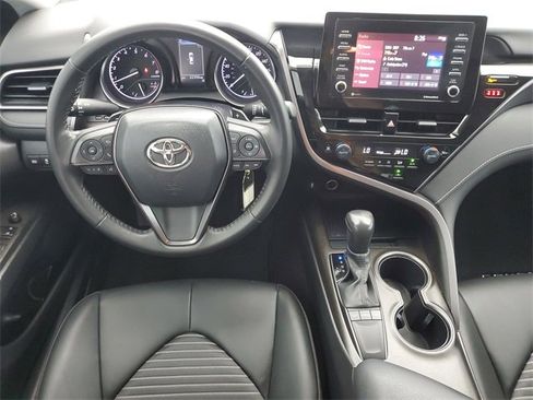 Used 2023 Toyota Camry SE image 16