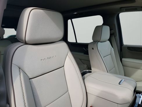 New 2026 GMC Yukon Denali w/ Sun & Power Step Package image 15