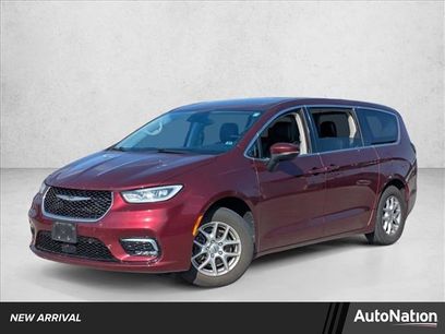 Used 2023 Chrysler Pacifica Touring-L