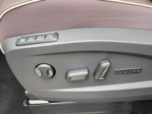 New 2025 Volkswagen ID. Buzz Pro S image 12