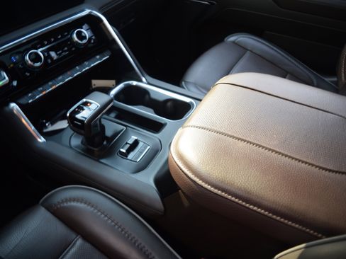 Used 2023 GMC Sierra 1500 Denali w/ Denali Reserve Package image 13