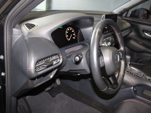 Used 2025 Honda HR-V Sport image 11
