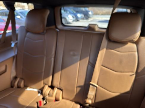 Used 2017 Cadillac Escalade ESV Platinum image 10