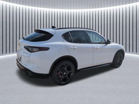 New 2026 Alfa Romeo Stelvio Sprint image 10