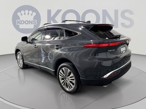 Used 2024 Toyota Venza XLE AWD/4WD image 4