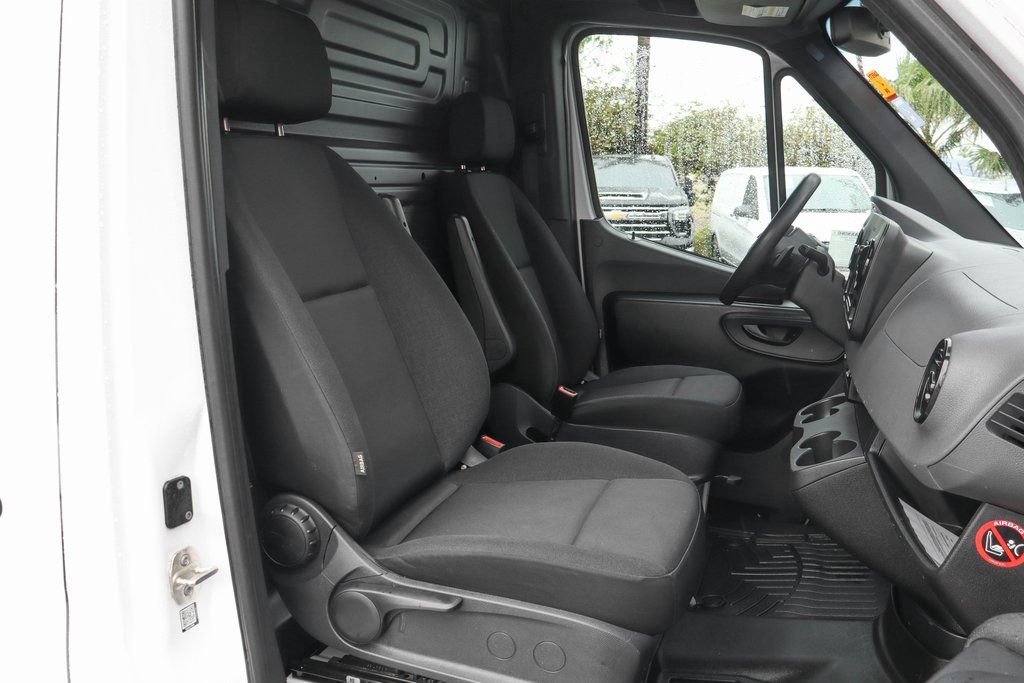 Used 2021 Mercedes-Benz Sprinter 2500 image 35
