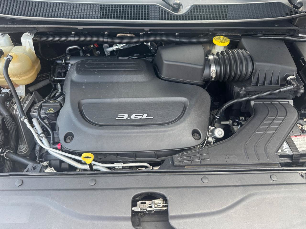 Used 2017 Chrysler Pacifica Touring-L FWD image 34