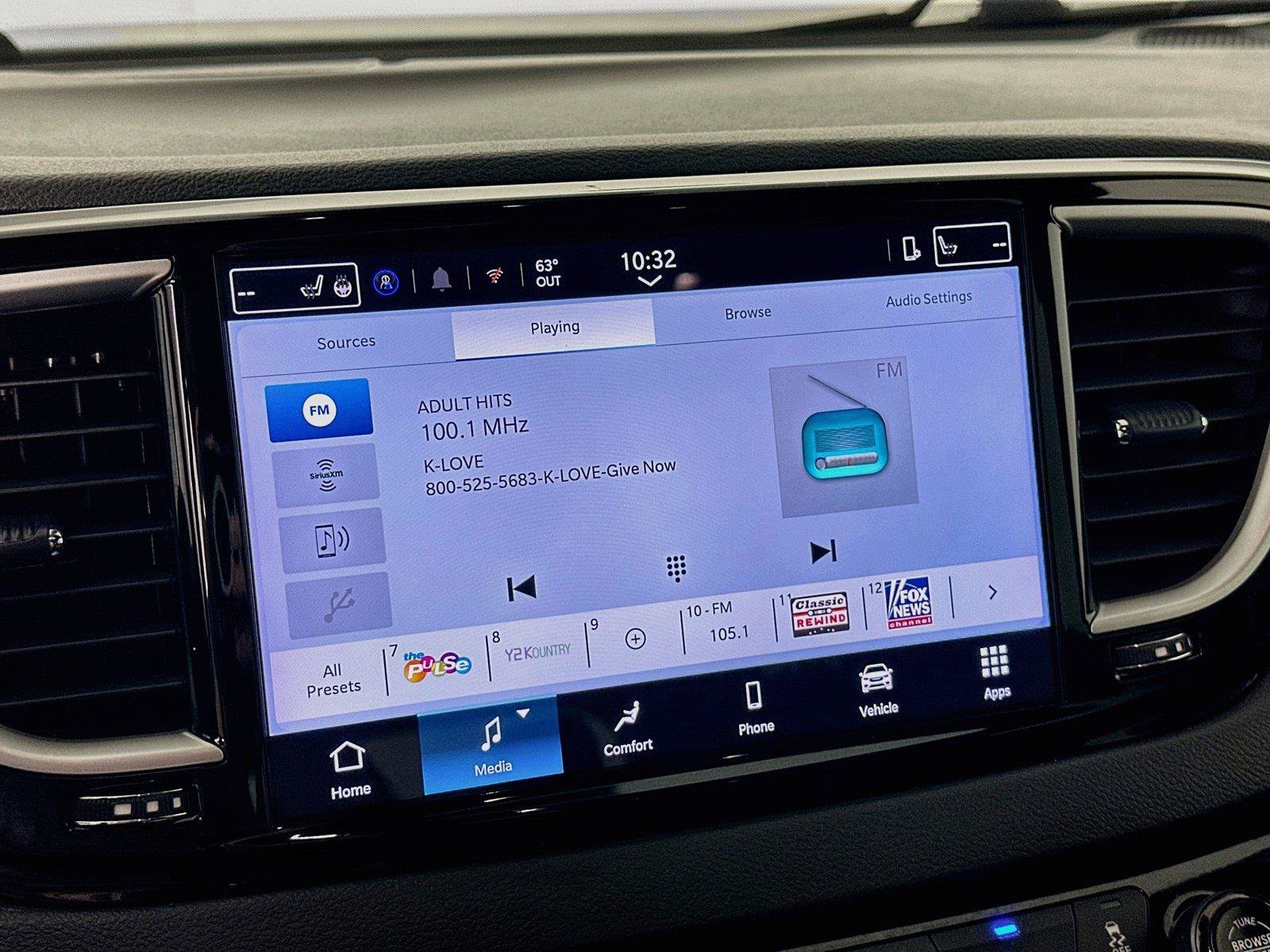 Used 2025 Chrysler Pacifica Select FWD image 7