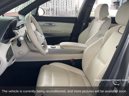 Used 2025 Genesis Electrified GV70 AWD/4WD image 11