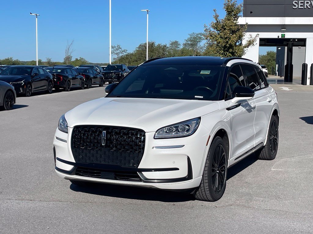 Used 2023 Lincoln Corsair Reserve w/ Equipment Group 201A AWD/4WD image 3