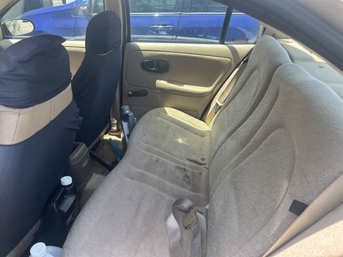 Used 2002 Saturn S-Series SL1 FWD image 11