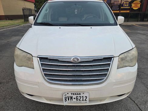 Used 2010 Chrysler Town & Country Touring Plus image 2