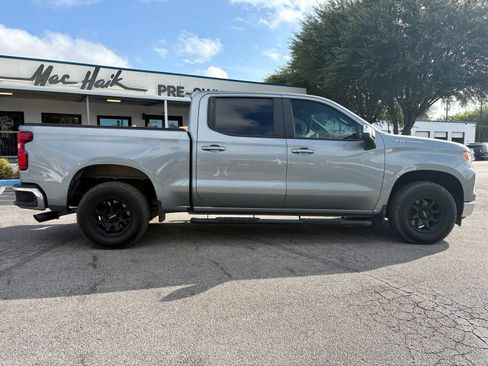 Used 2024 Chevrolet Silverado 1500 LT RWD image 2