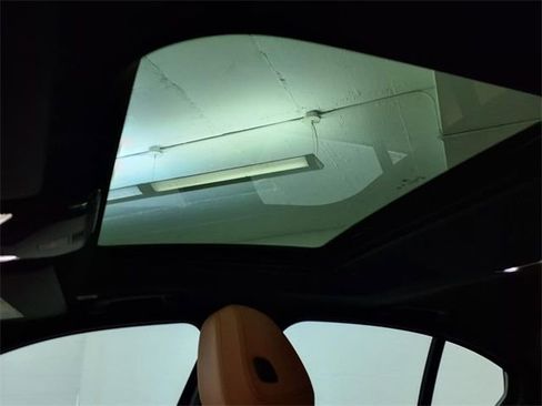 Used 2025 BMW 330i xDrive Sedan w/ Premium Package image 56