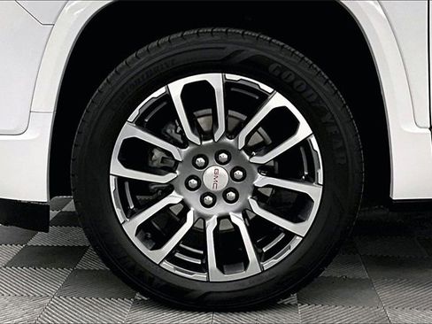 Used 2022 GMC Acadia Denali w/ Trailering Package image 8