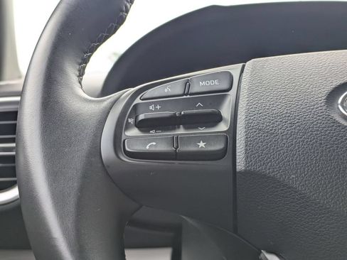 Used 2025 Hyundai Venue SEL FWD image 22