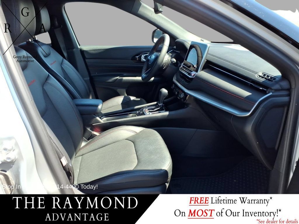 Used 2026 Jeep Compass Trailhawk AWD/4WD image 9