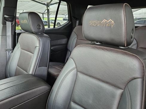 Used 2023 Chevrolet Traverse High Country AWD/4WD image 9