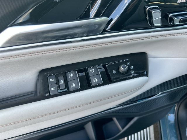 Used 2026 Jeep Grand Wagoneer Summit w/ Rear Seat Video Group I AWD/4WD image 15