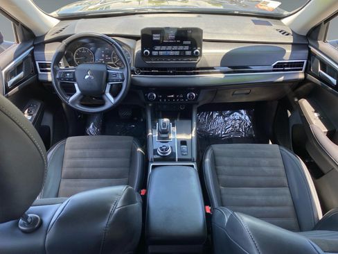 Used 2024 Mitsubishi Outlander SE AWD/4WD image 10