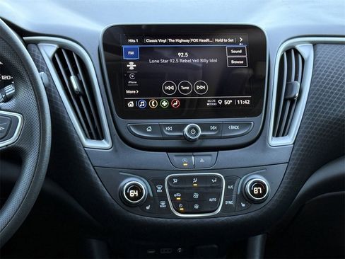 Certified 2025 Chevrolet Malibu LT image 17