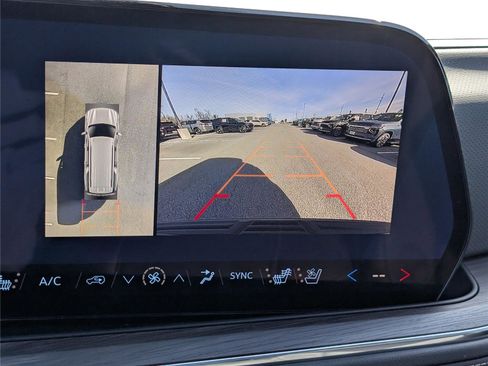 New 2026 Chevrolet Suburban Premier image 28