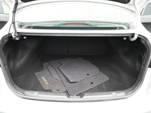 Used 2018 Kia Forte LX image 16