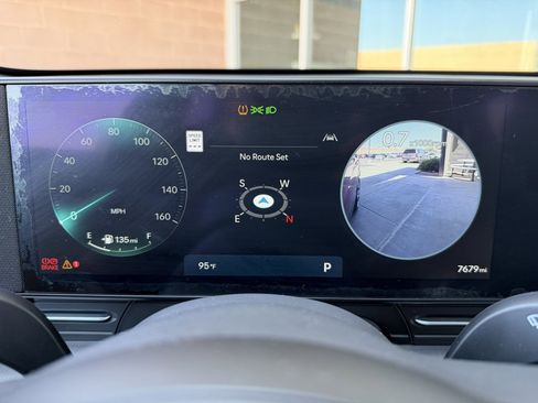 Used 2025 Hyundai Kona Limited FWD image 18