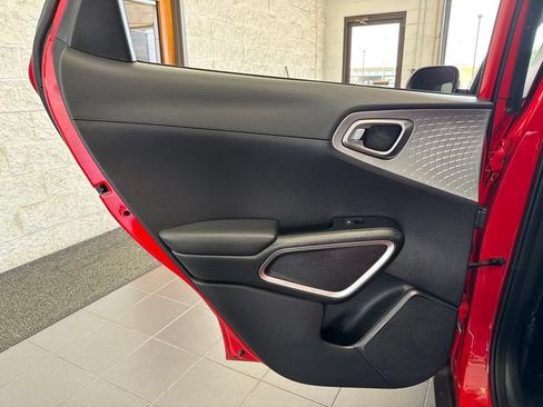 Used 2024 Kia Soul LX w/ Option Group 015 FWD image 39