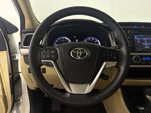 Used 2015 Toyota Highlander XLE AWD/4WD image 26