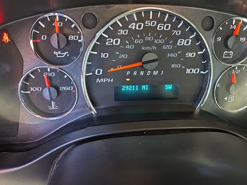 Used 2017 Chevrolet Express 3500 LT w/ LT Preferred Equipment Group RWD image 14