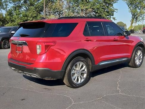Certified 2023 Ford Explorer XLT w/ Equipment Group 202A AWD/4WD image 4