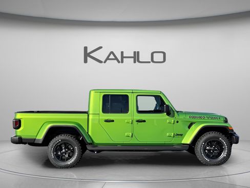 New 2025 Jeep Gladiator Sport image 5