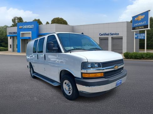 Used 2024 Chevrolet Express 2500 w/ Driver Convenience Package RWD image 2