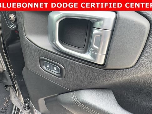 Used 2021 Jeep Wrangler Unlimited Sahara image 31