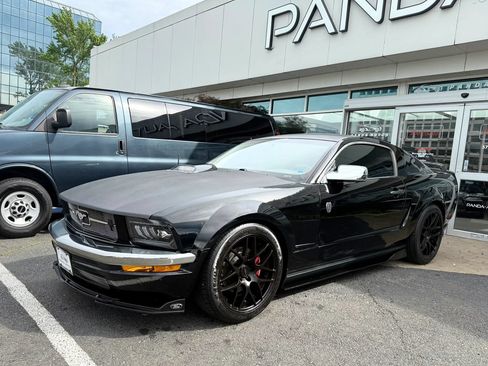 Used 2006 Ford Mustang Premium RWD image 3
