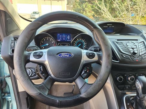 Used 2013 Ford Escape SE FWD image 18