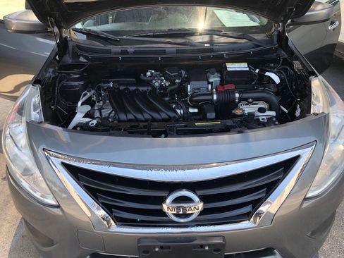 Used 2017 Nissan Versa SV FWD image 9