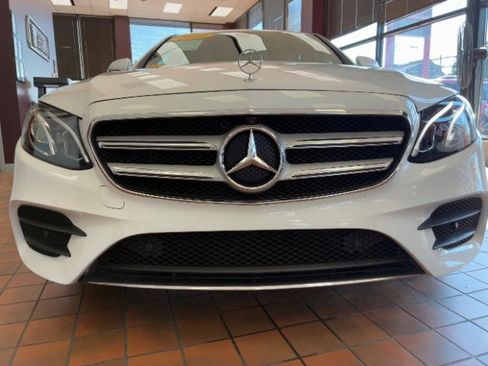 Used 2020 Mercedes-Benz E 350 Sedan image 3