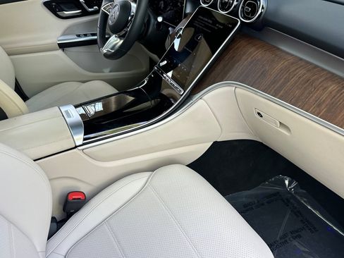 Used 2026 Mercedes-Benz GLC 300 4MATIC image 36